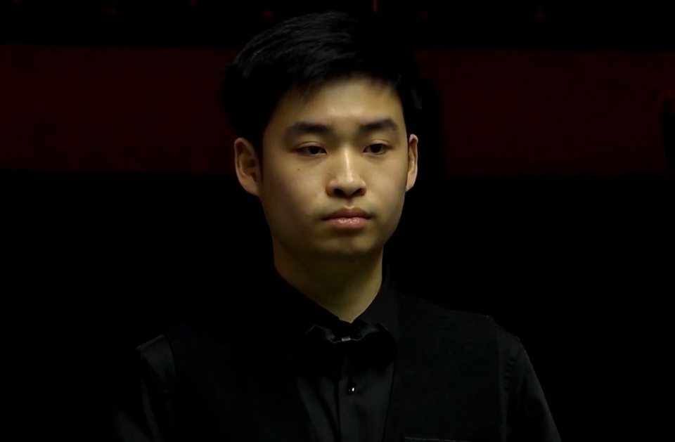 鹈鹕通过高 鹈鹕通过高